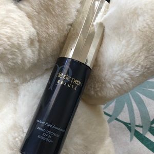 Cle de Peau (B10) Radiant Fluid Foundation